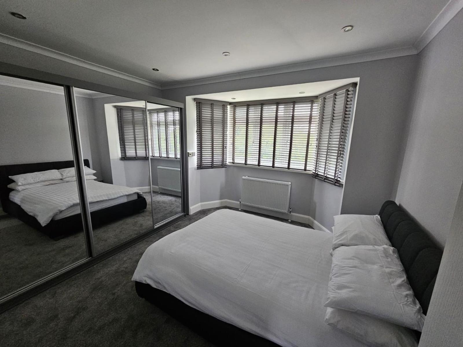 Shortwood * Staines-upon-Thames