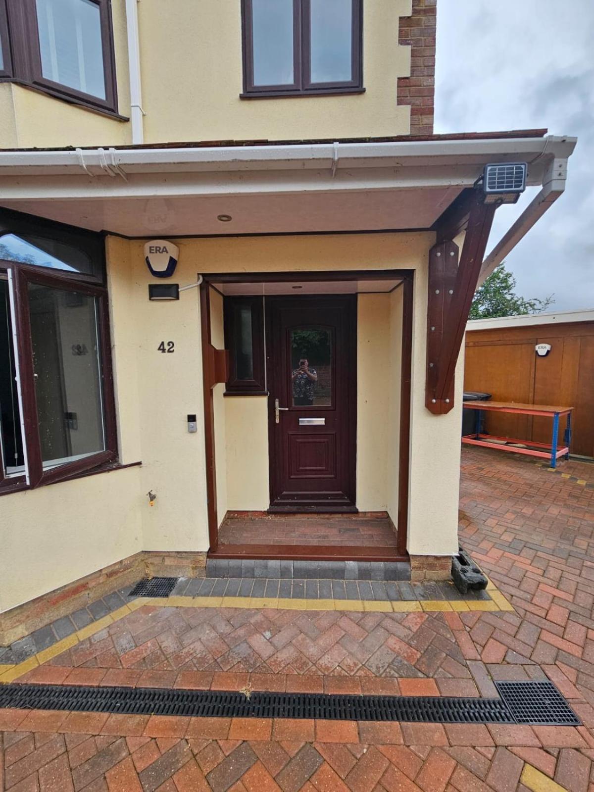 Shortwood * Staines-upon-Thames